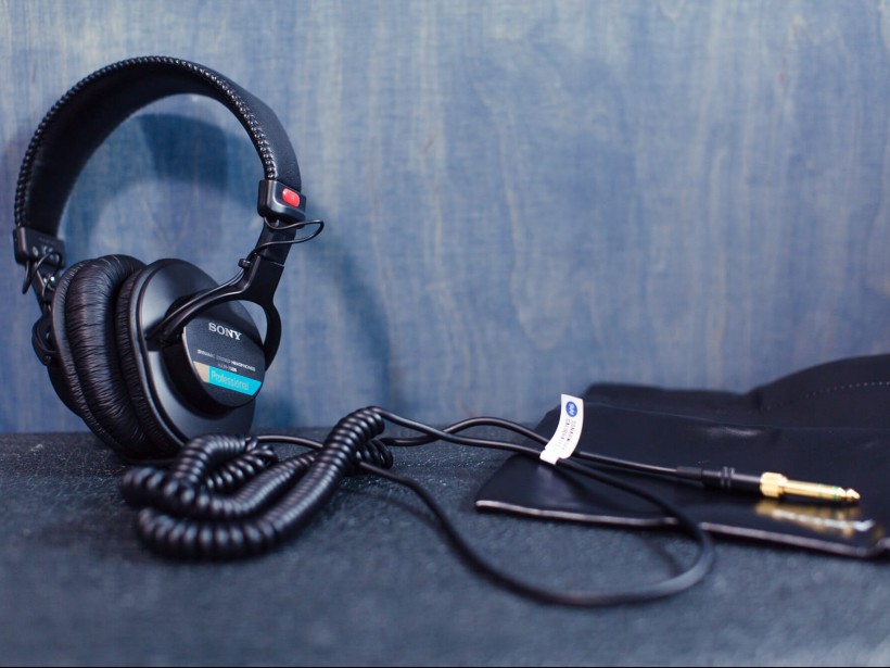 SONY MDR-7506:專業(yè)錄音師三十年來的選擇