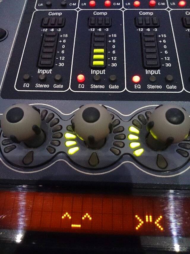 如何調(diào)試現(xiàn)場擴(kuò)聲系統(tǒng)