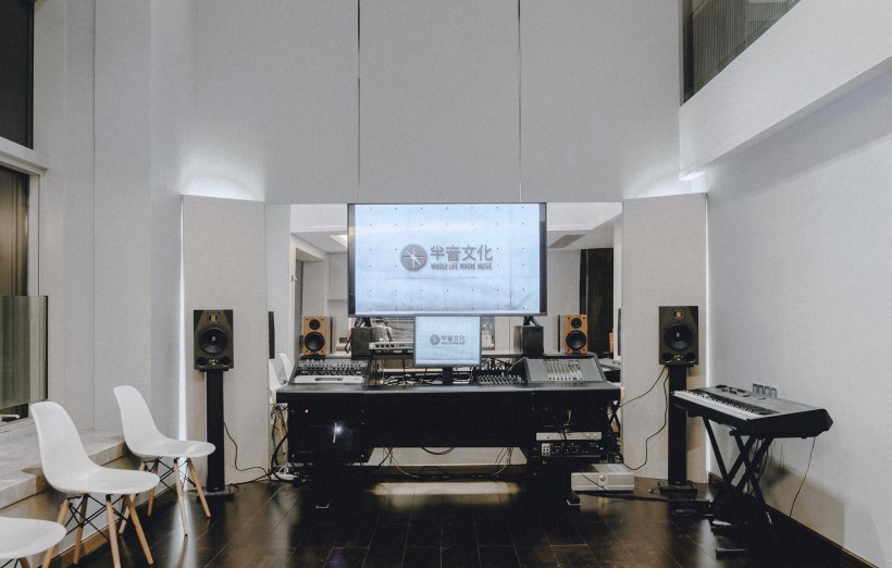 低估了 ADAM Audio A8X 太多年，原來 8 寸這么從容？