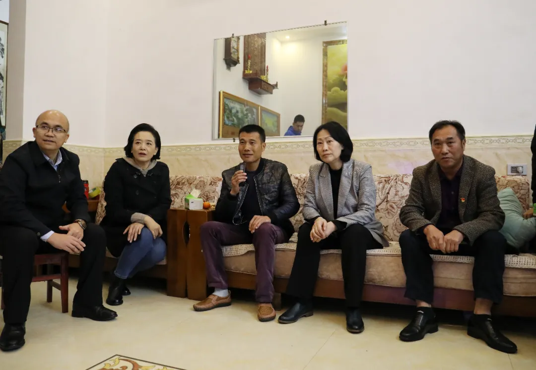 國家廣播電視總局副局長孟冬赴桂林市西山村調(diào)研智慧廣電工程建設情況